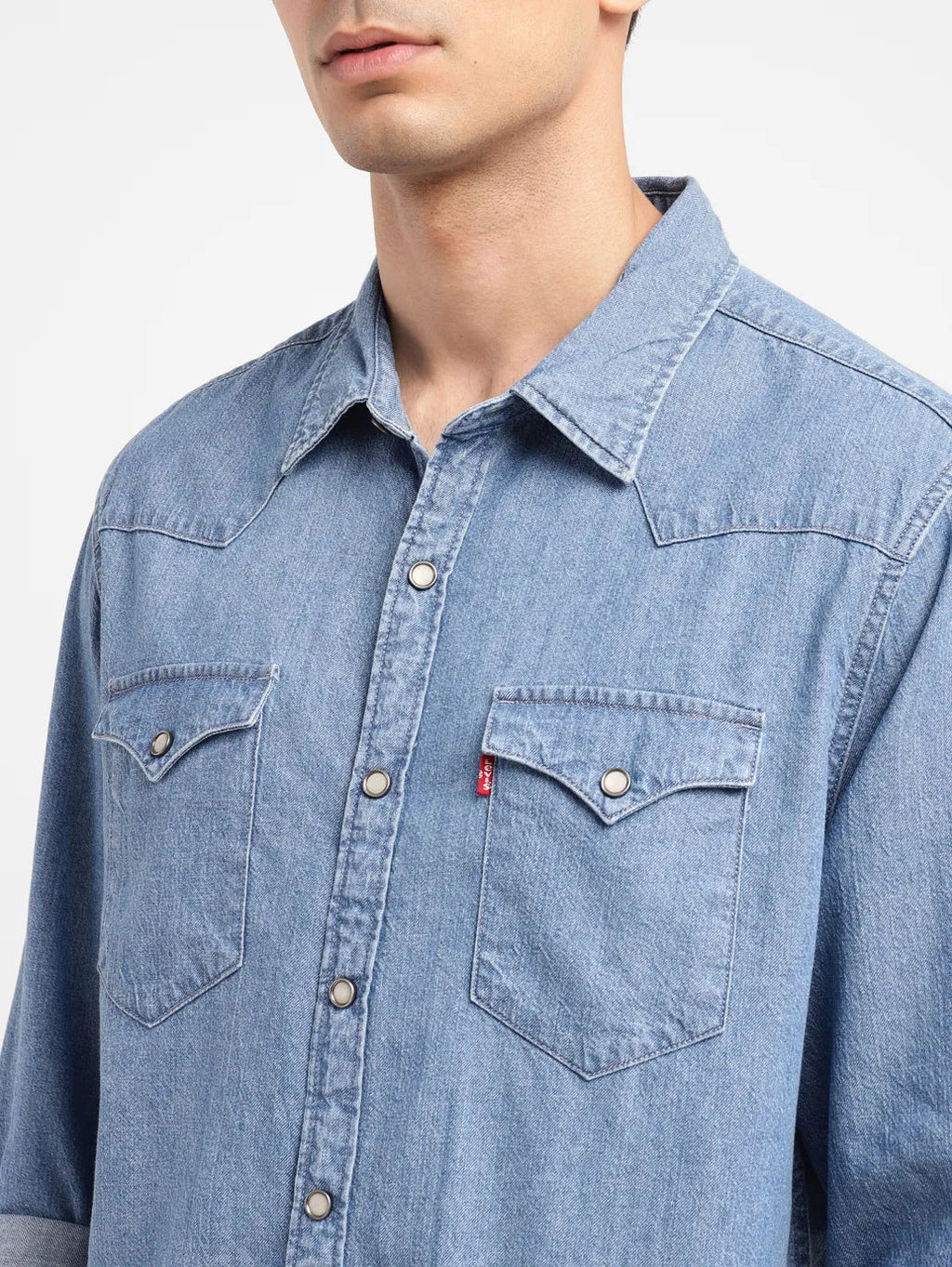 MEN'S SOLID SLIM FIT SHIRT by Levi’s