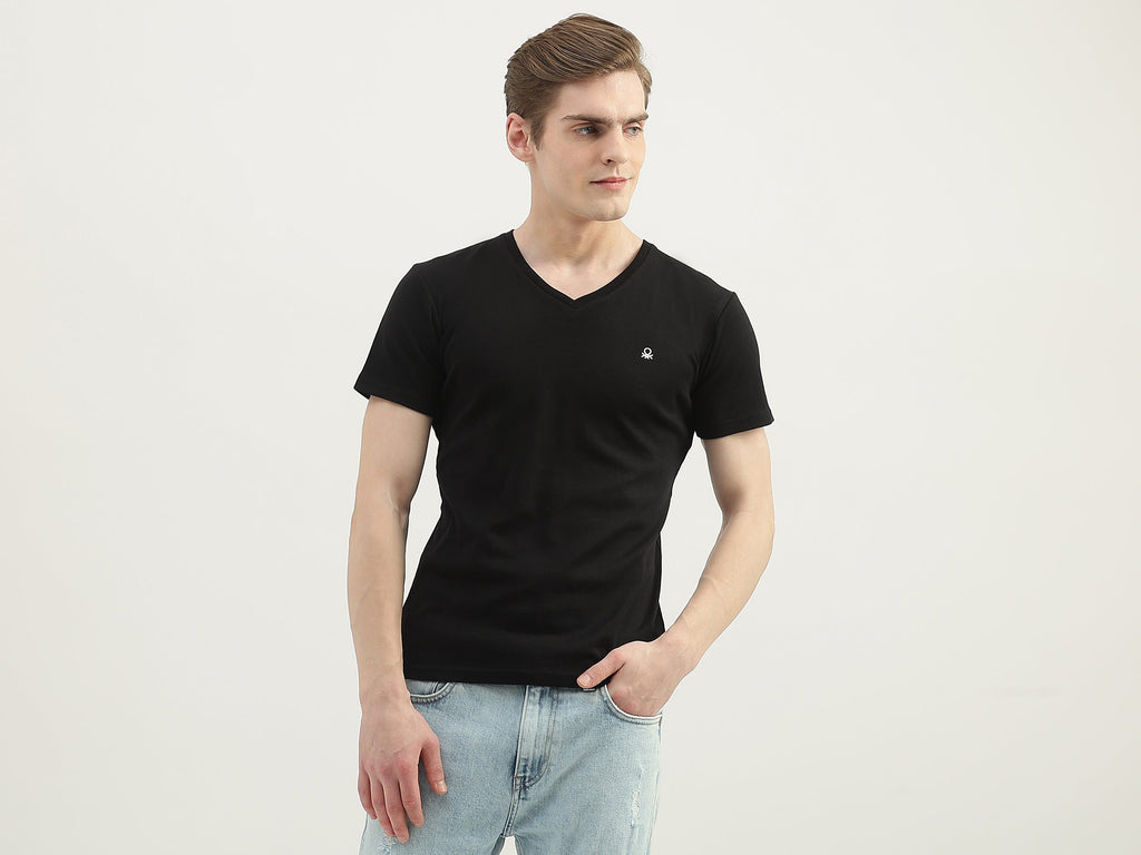 Men Solid V-Neck T-Shirt
By United Colors of Benetton
