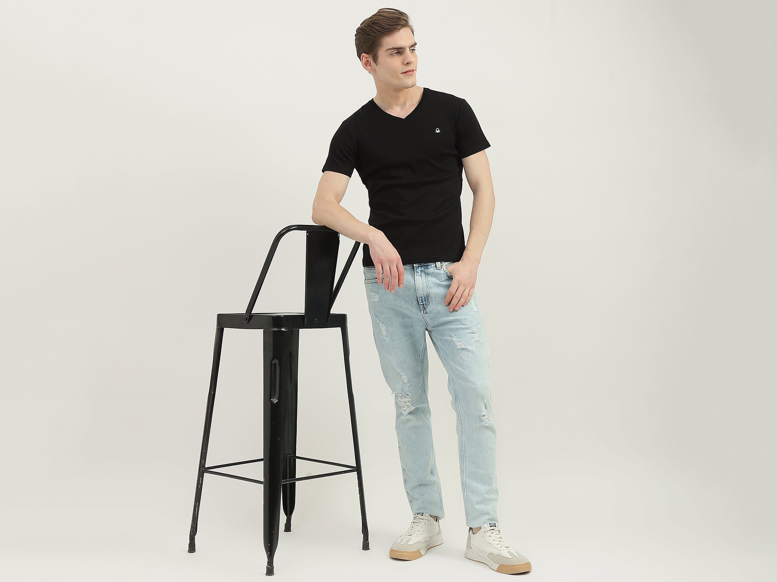 Men Solid V-Neck T-Shirt
By United Colors of Benetton