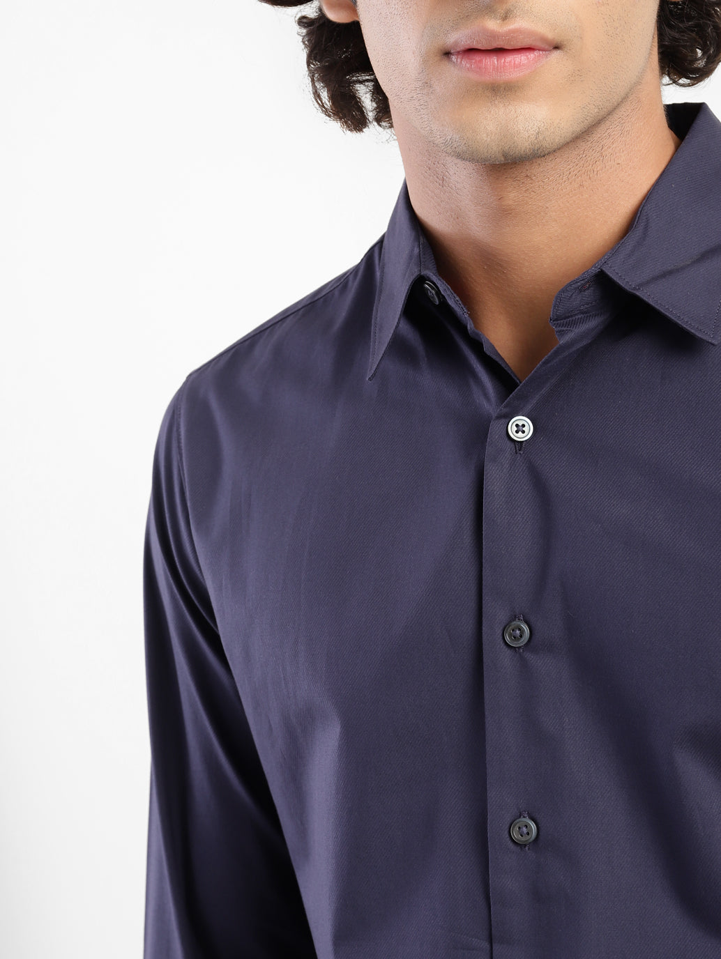 Men's Solid Spread Slim Fit Shirt
By Levi's
