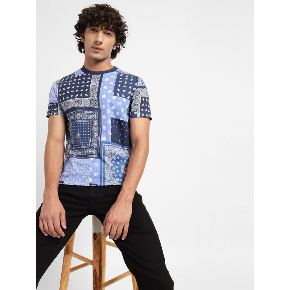 LEVI'S
Men Geometric Print Regular Fit