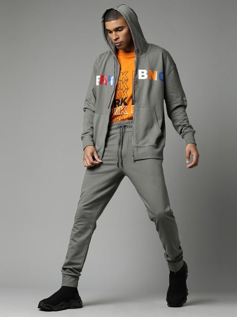 Men Olive Green Printed Hooded Pure Cotton Sweatshirt by BREAK BOUNCE